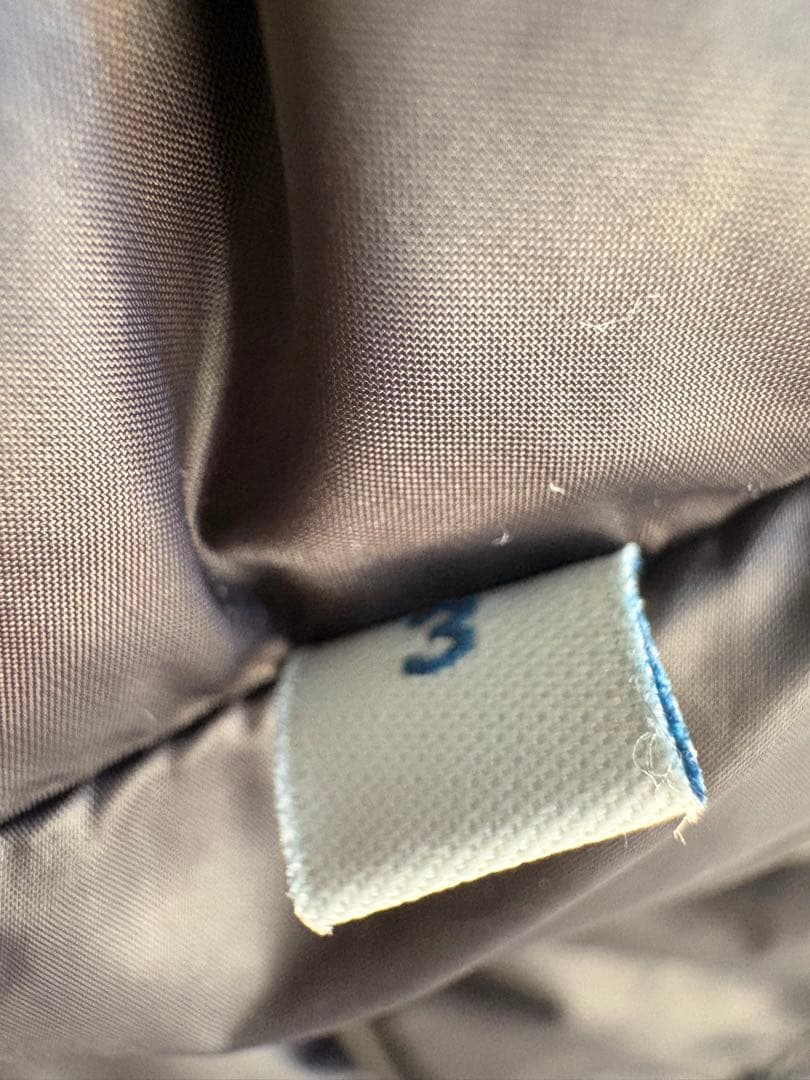 モンクレール ダウンベスト ブラック フード付き