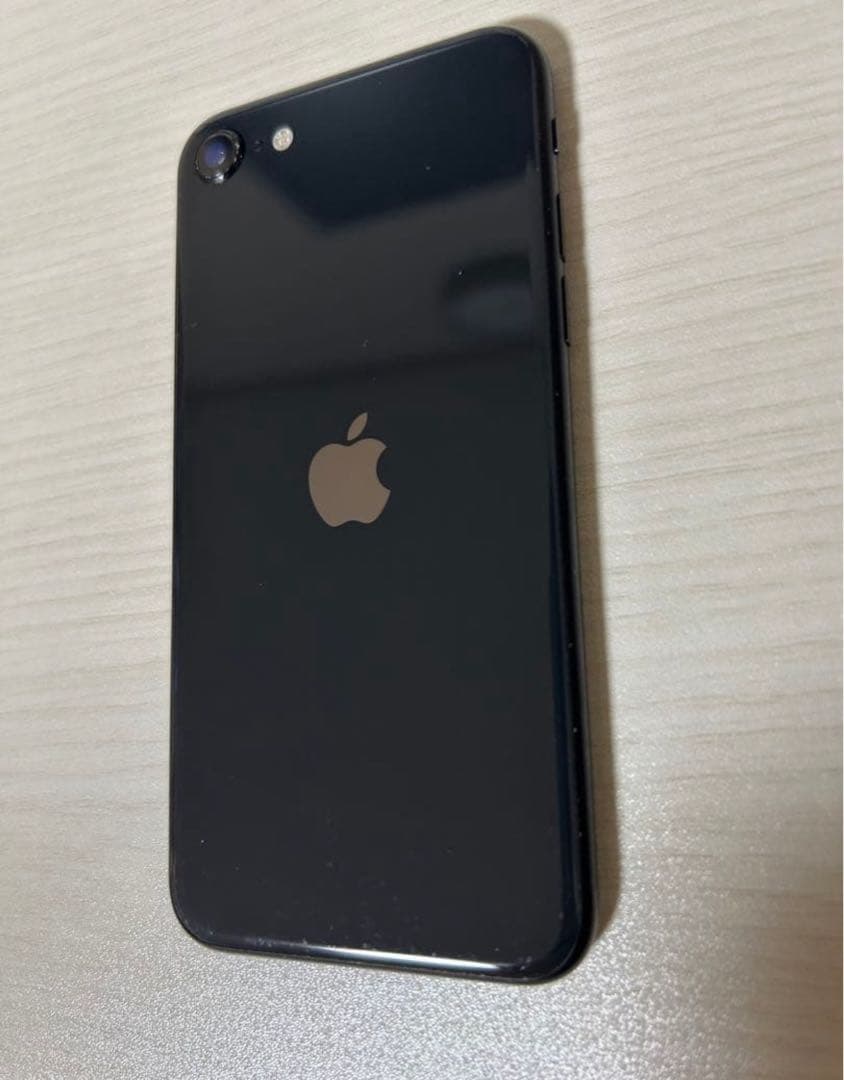 Apple iPhone SE(第2世代)ブラック本体