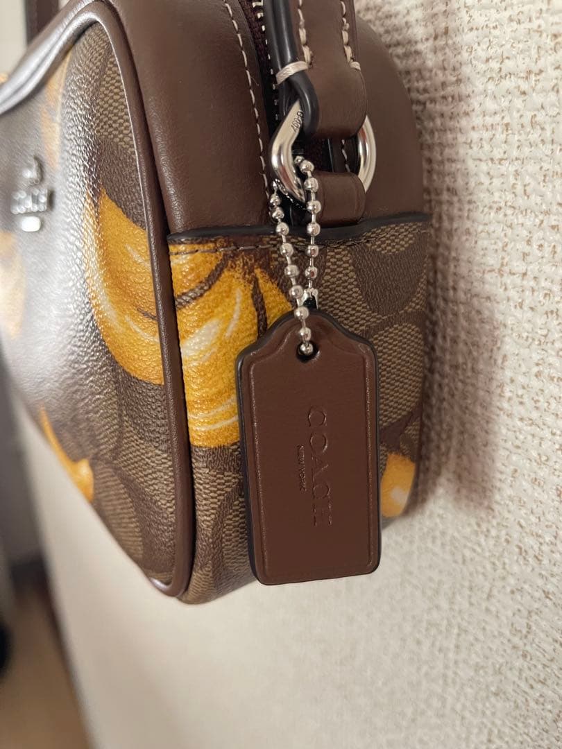 COACH バナナ柄 ショルダーバッグ