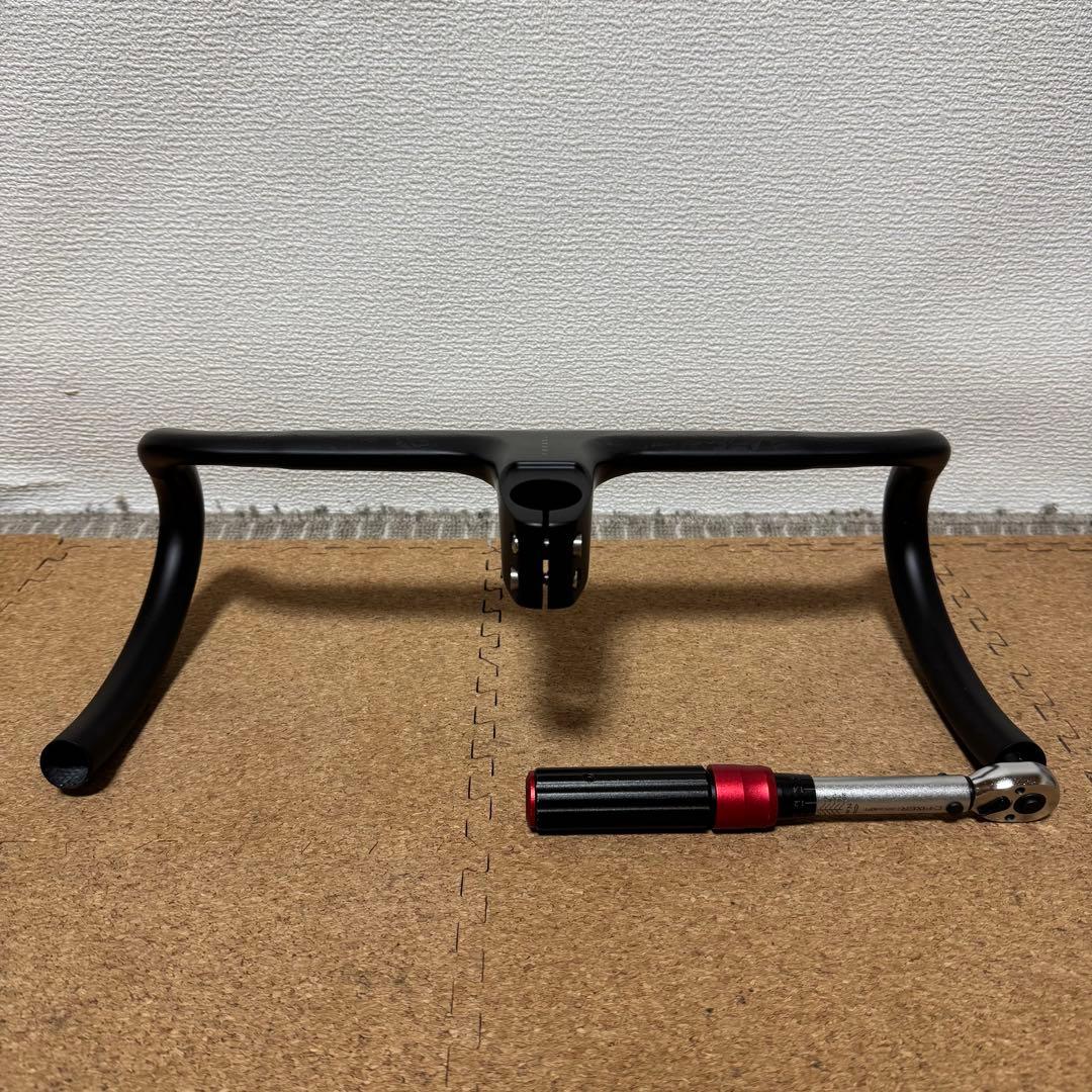 ロードバイク　一体型　カーボン　エアロ　ドロップハンドル　400-90mm