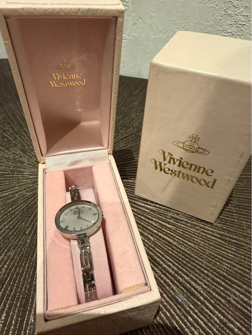 【極美品】Vivienne Westwood アナログ時計 シルバー
