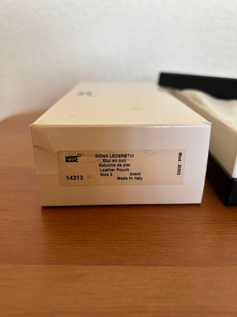 【未使用】MONTBLANC 14313 レザー　ペンポーチ　3本用 ブラック