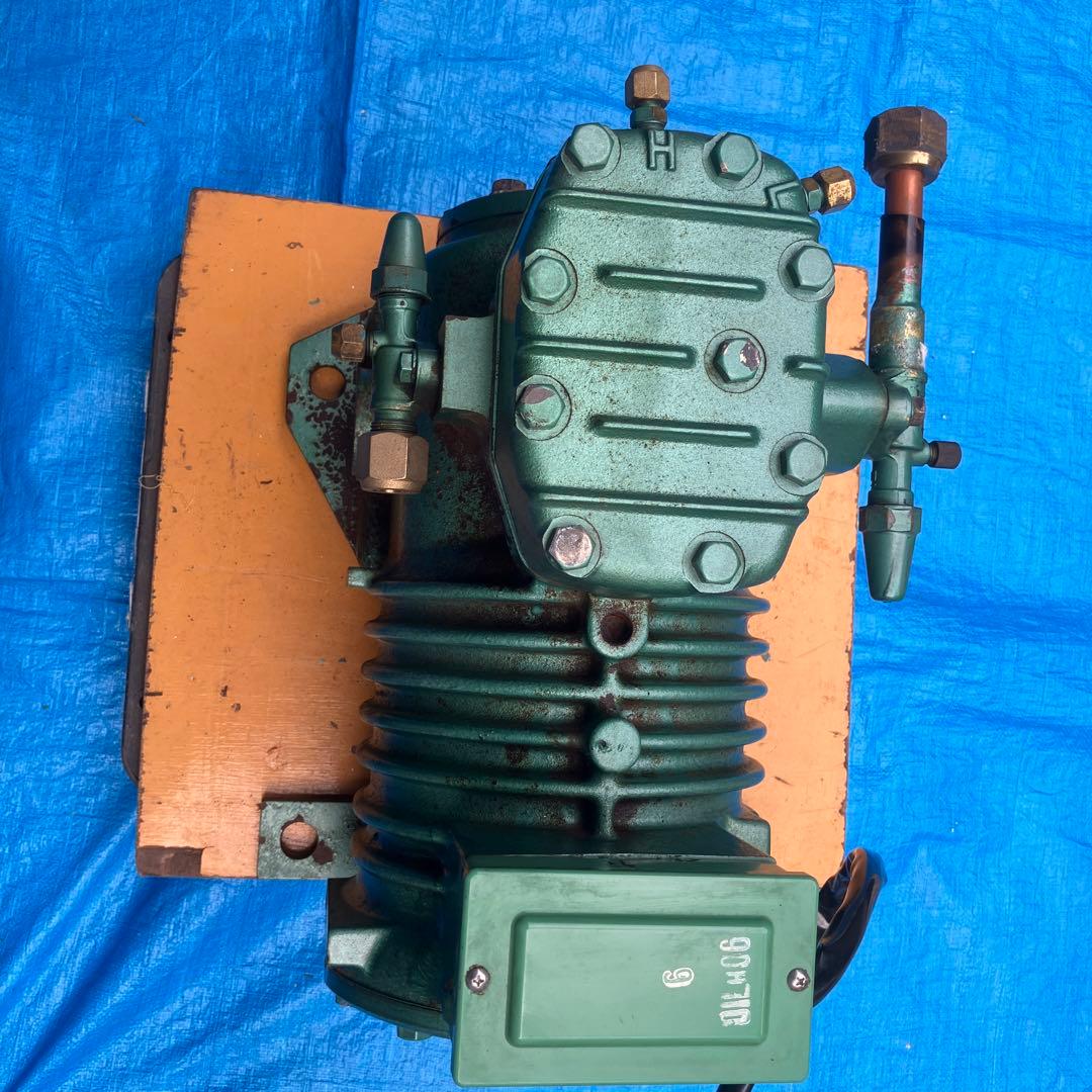 コンプレッサー(冷凍機)