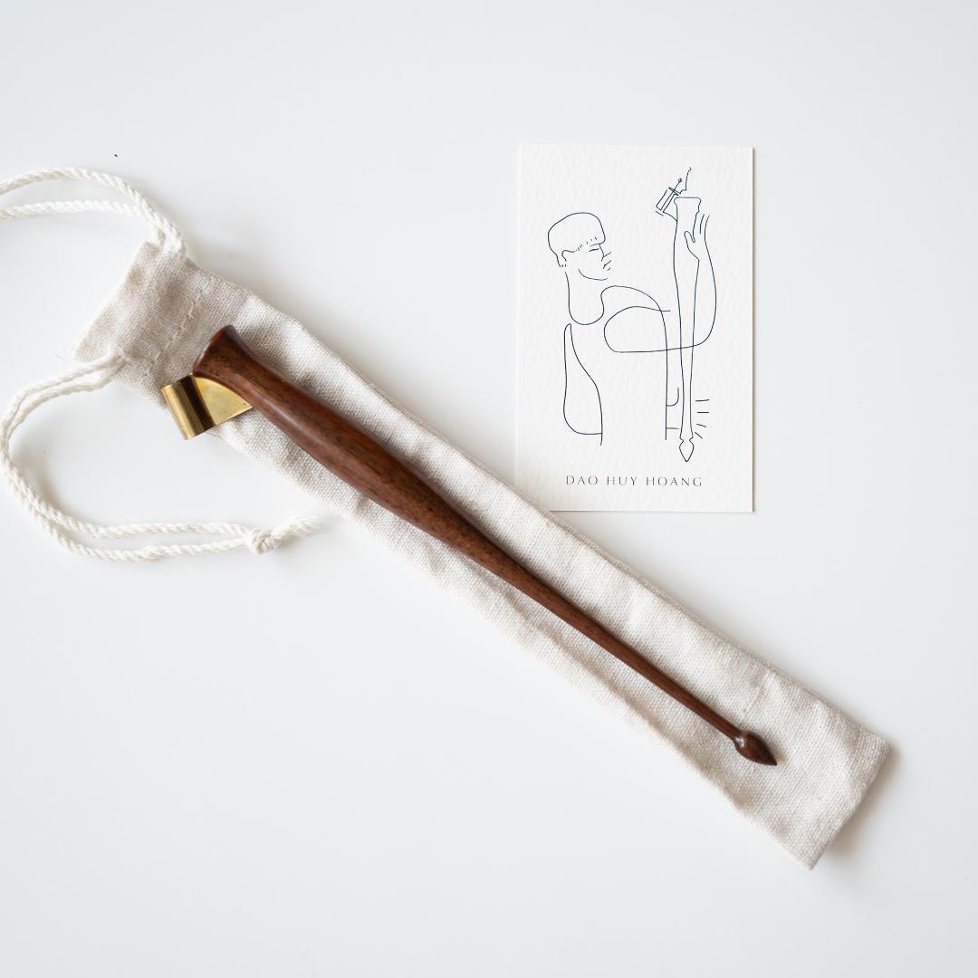 カリグラフィーオブリークホルダーDAO HUY HOANG