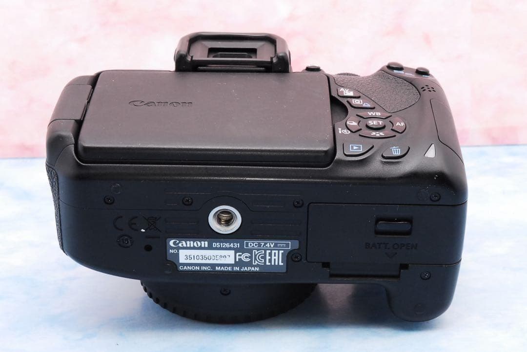 Canon Kiss X7i★一眼レフカメラ★バッグ付★便利な高倍率レンズ付