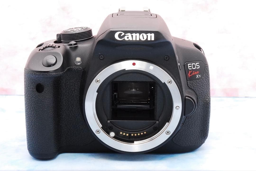Canon Kiss X7i★一眼レフカメラ★バッグ付★便利な高倍率レンズ付