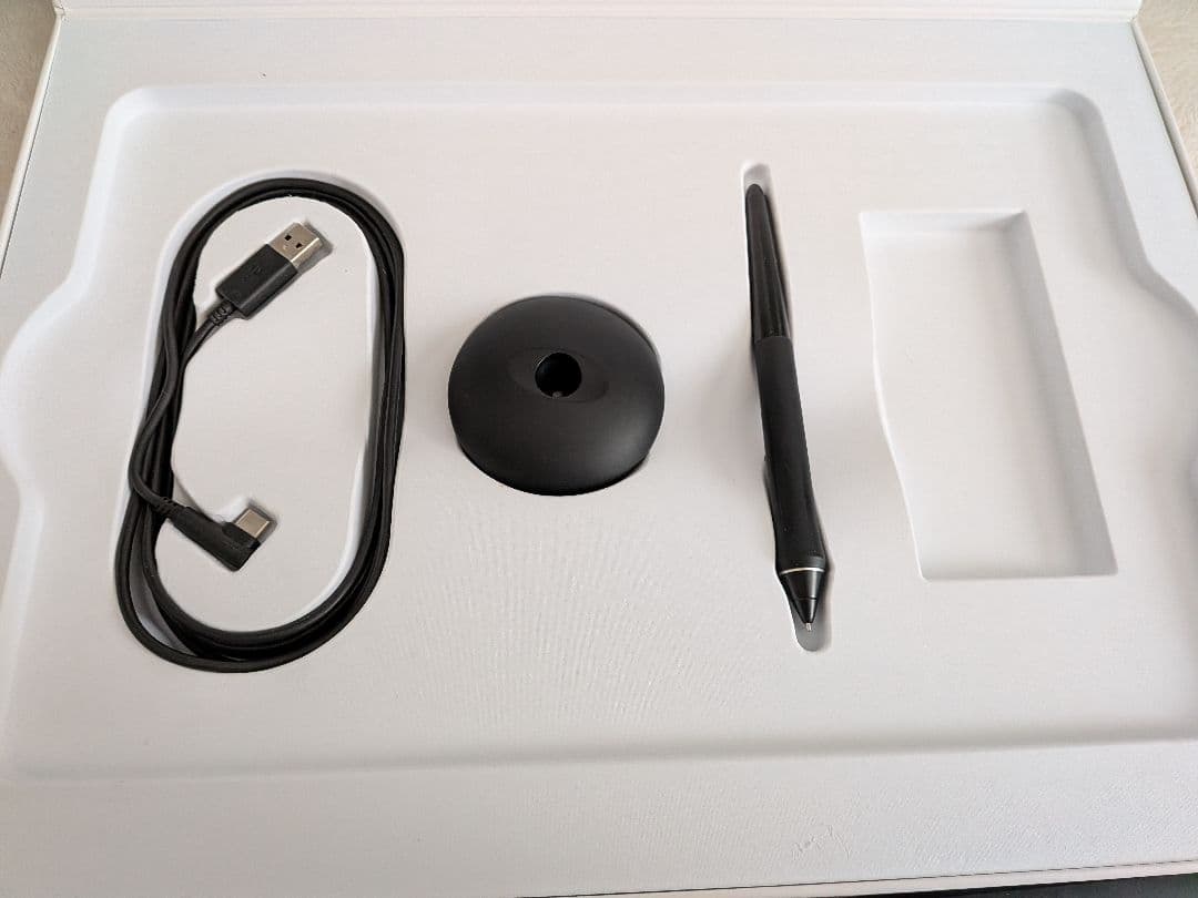 Wacom Intuos Pro Medium Mサイズ PTH-660/K0