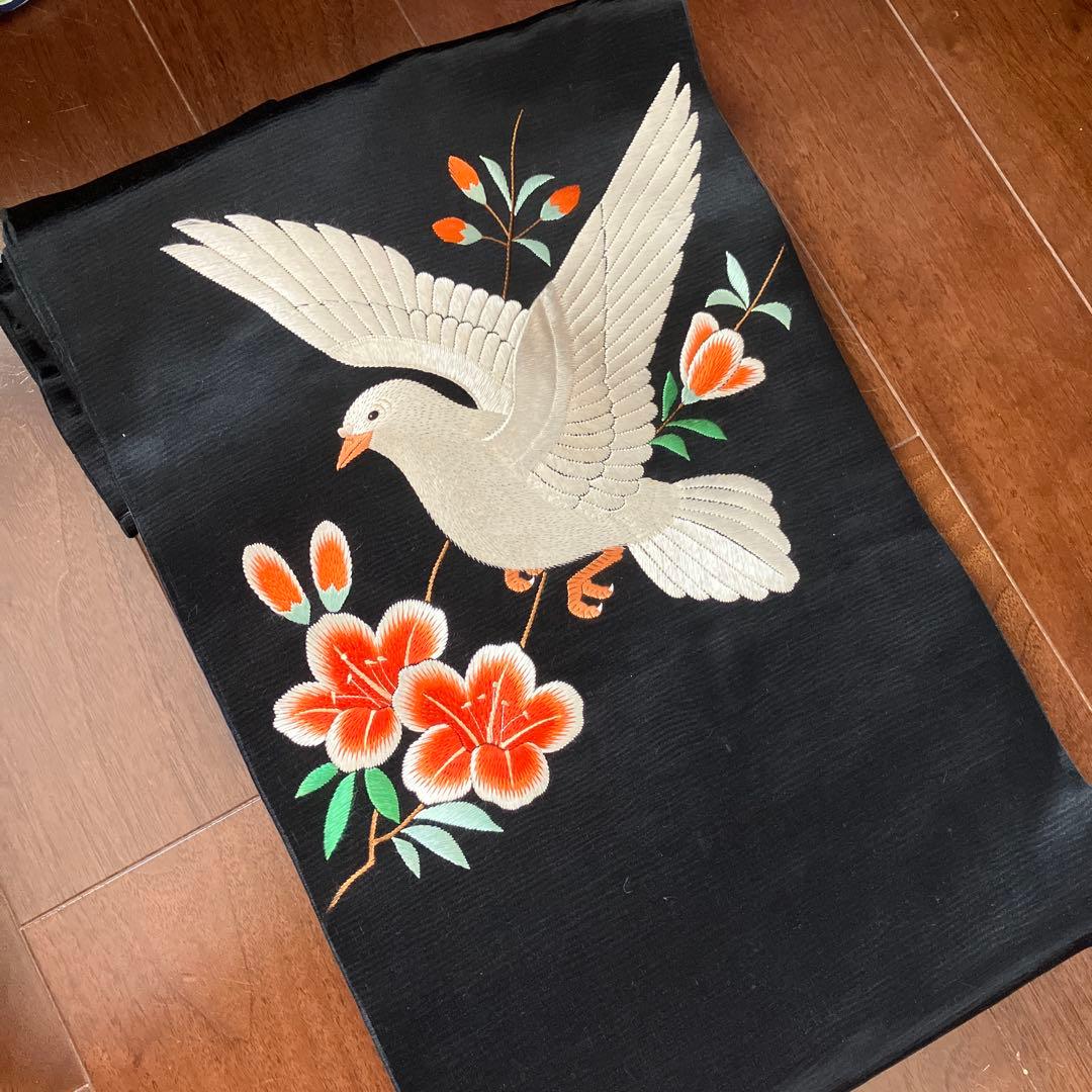 ♡愛らしい手刺繍のアンティーク名古屋帯♡黒地に鳩、つつじの花　大正ロマンレトロ