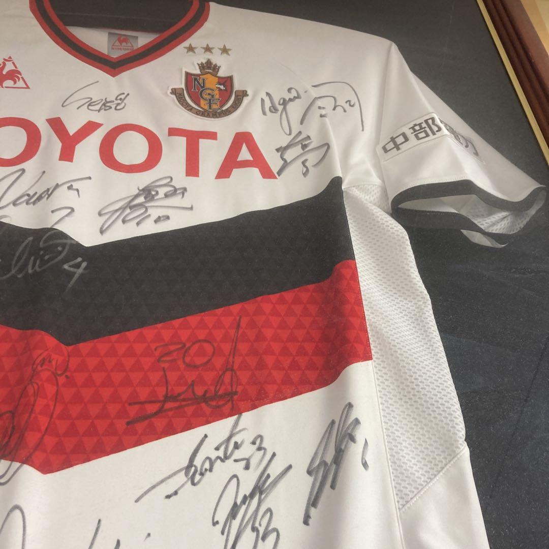 名古屋グランパスエイト■2010優勝メンバー全選手■直筆サイン入り■ユニフォーム
