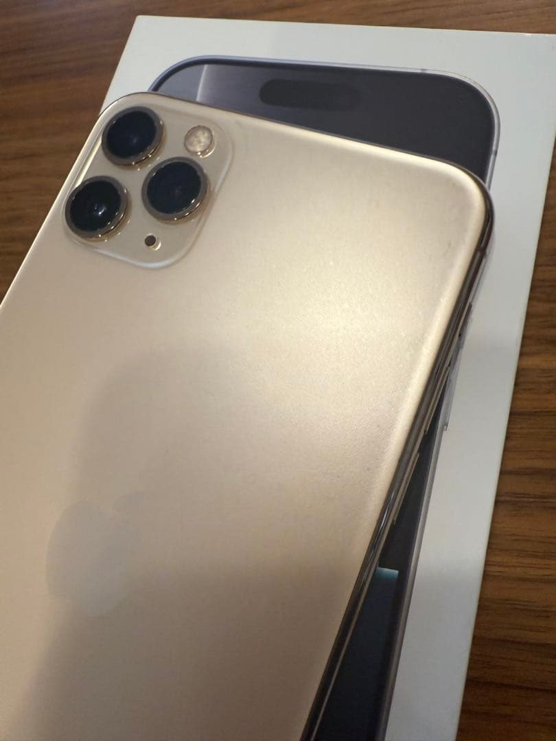 バッテリー100% iPhone 11 Pro max 256GB SIMフリー