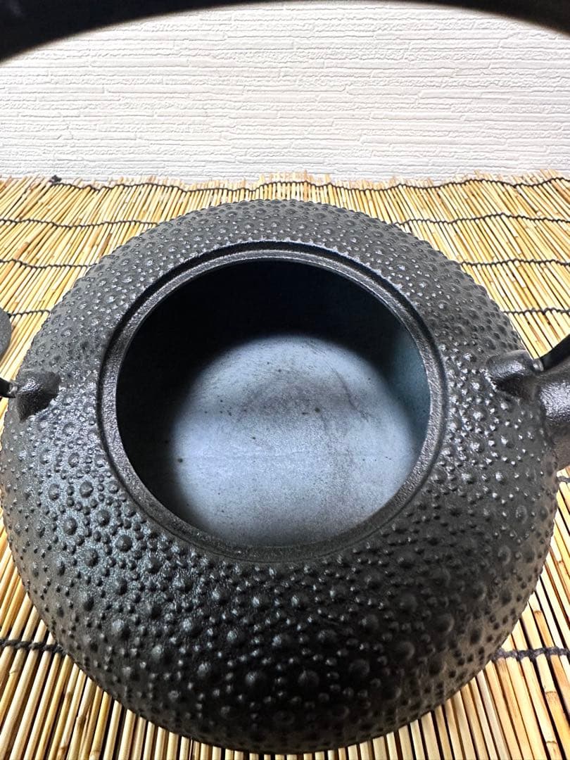 未使用品、栞付　南部盛榮堂ＯＩＧＥＮ造丸平丸亀甲メーカー保証ＩＨ対応品　南部鉄瓶