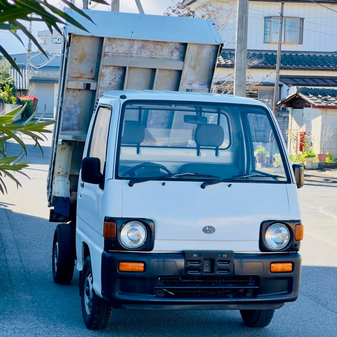 サンバーダンプ4WD、5速マニュアル、ELシフト、車検2年、走行3万キロ。