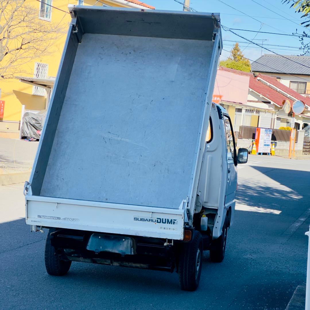 サンバーダンプ4WD、5速マニュアル、ELシフト、車検2年、走行3万キロ。