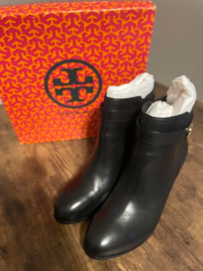 な*ご様 TORY BURCH 人気のブラック　ショートブーツ　8M 24.5〜