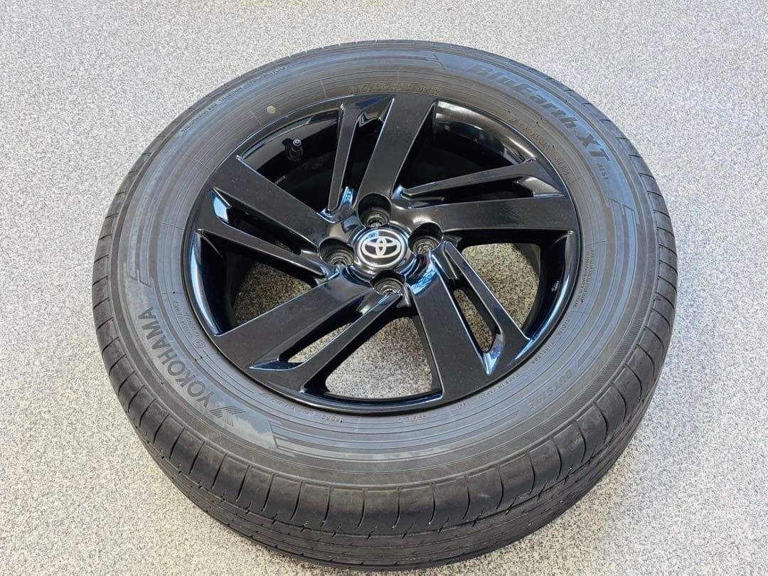 か*ん様 トヨタ•ライズ•ダイハツ•ロッキー•純正16インチ•ヨコハマタイヤ4本