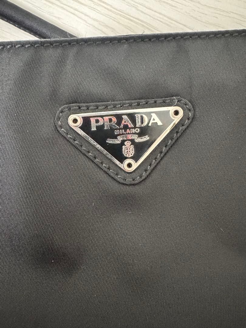 Prada ブラック ナイロン ショルダーバッグ
