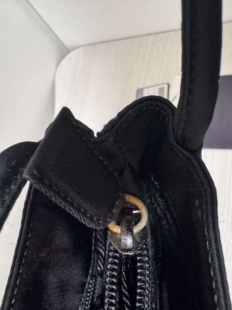 Prada ブラック ナイロン ショルダーバッグ