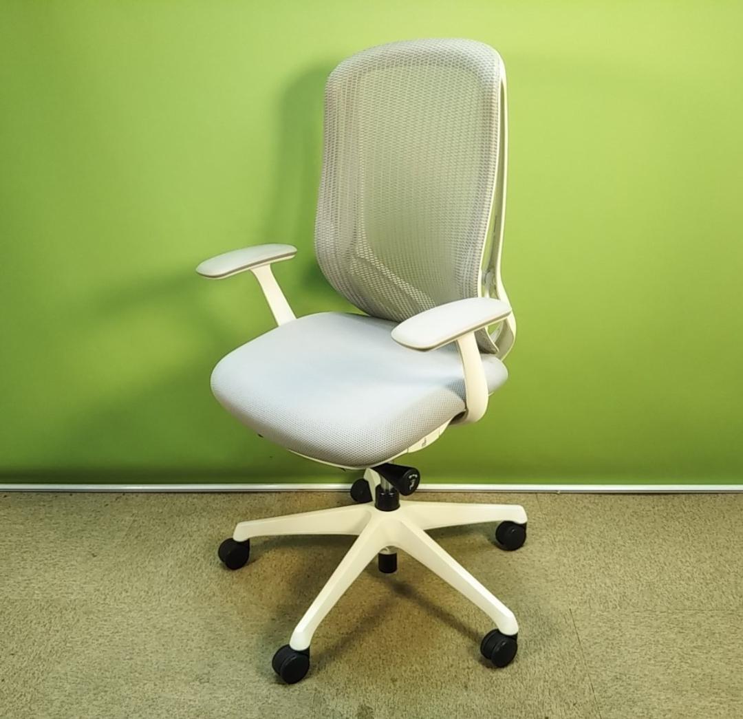 bm　オカムラ　シルフィーチェア　前傾機能　ハイバック　メッシュタイプ　中古