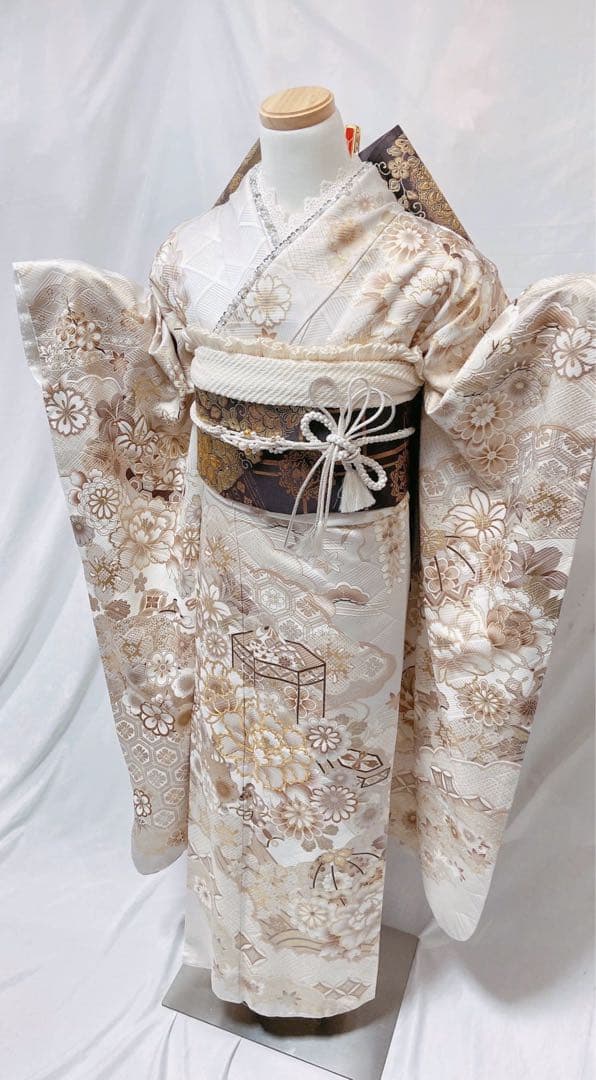 みどり 振袖 クリーム色と金色の花柄 成人式 振袖7点セット