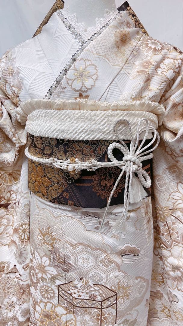 みどり 振袖 クリーム色と金色の花柄 成人式 振袖7点セット