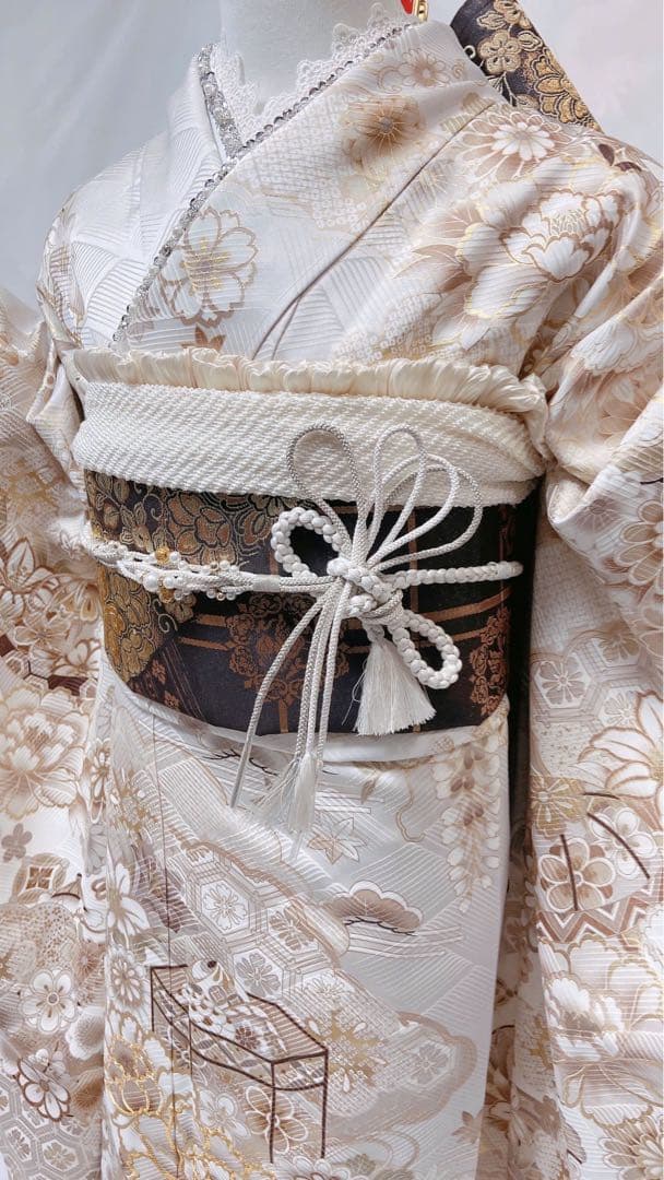 みどり 振袖 クリーム色と金色の花柄 成人式 振袖7点セット