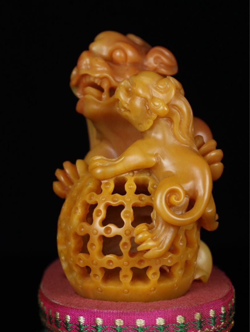 天然　寿山石 獅子・親子　透かし細工 極彫刻　置物　アンティーク　時代物