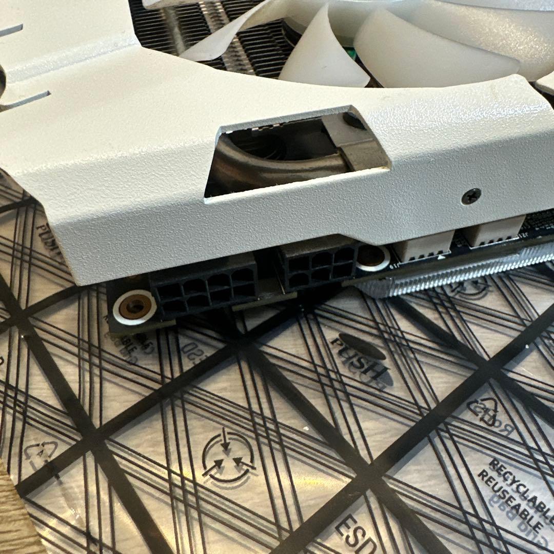 【美品】玄人志向GALAX GeForce GTX 1070Ti ホワイトモデル