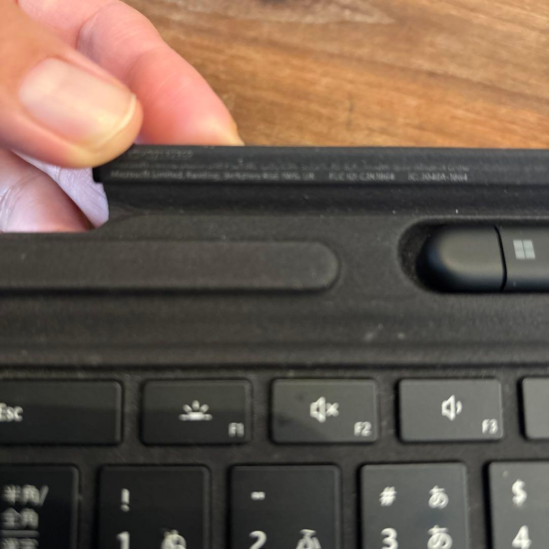 【純正】Microsoft surface pro8 ペン付きキーボード