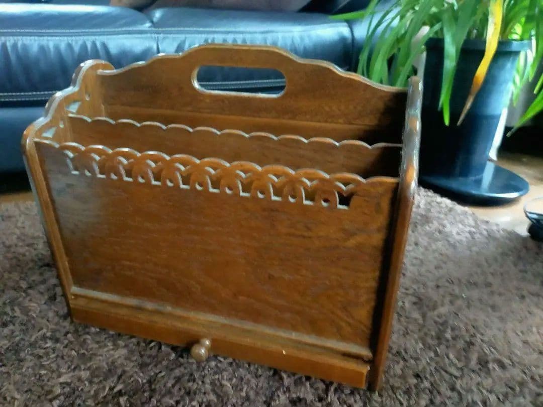 パリの雑貨屋 マガジンラック 収納家具 レース模様 レトロ アンティーク