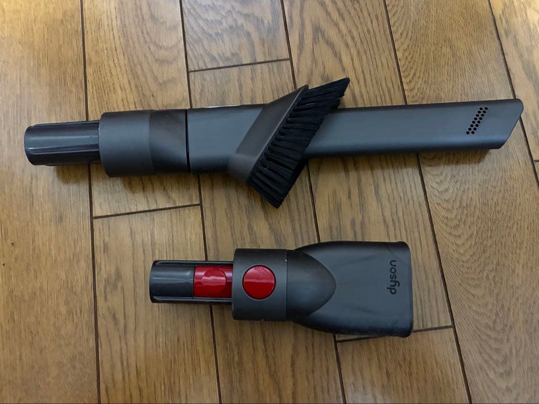 ダイソン コードレスクリーナー　SV33　約24分 LEDヘッド、専用スタンド付