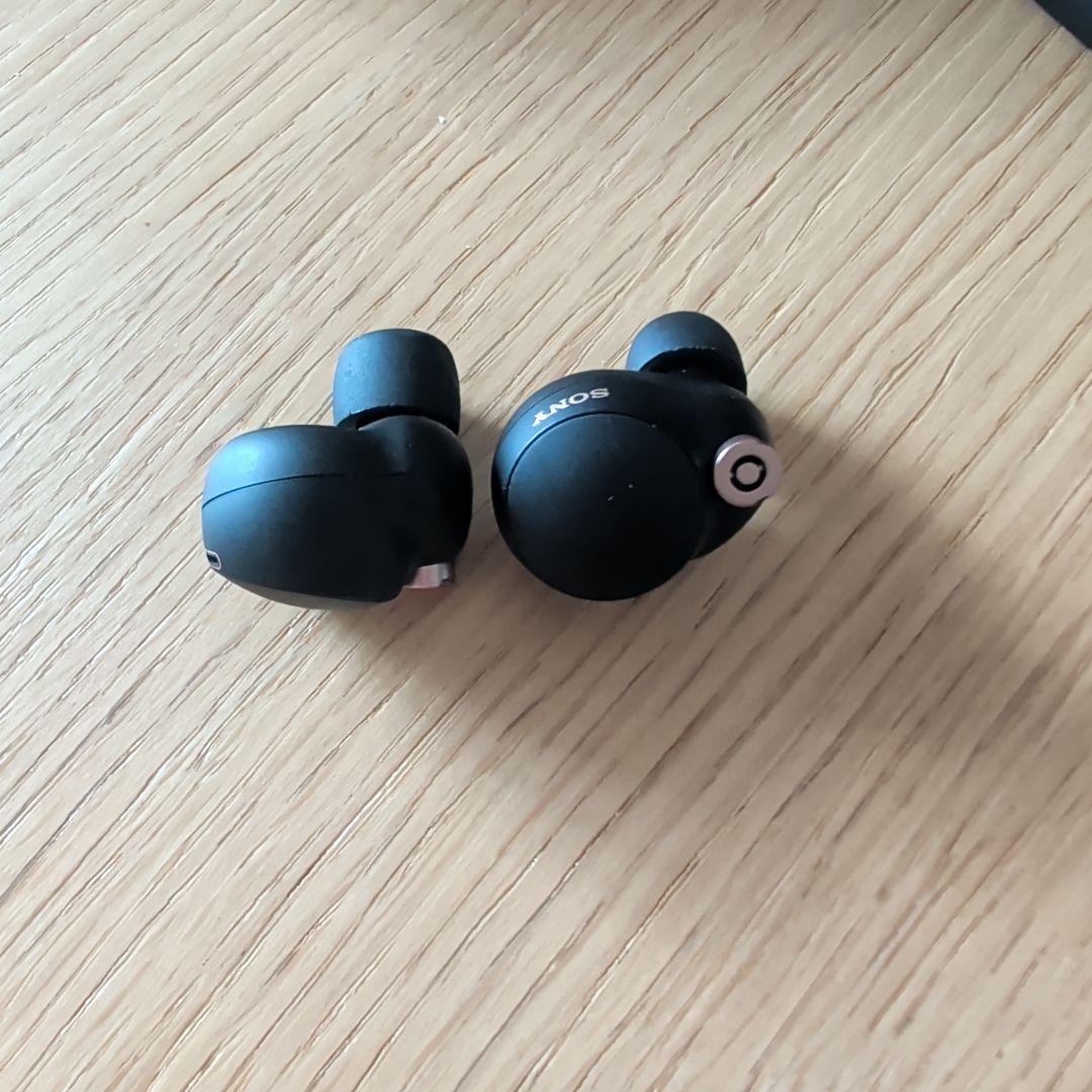 SONY WF-1000XM4 ノイズキャンセリングイヤホン　ケース付