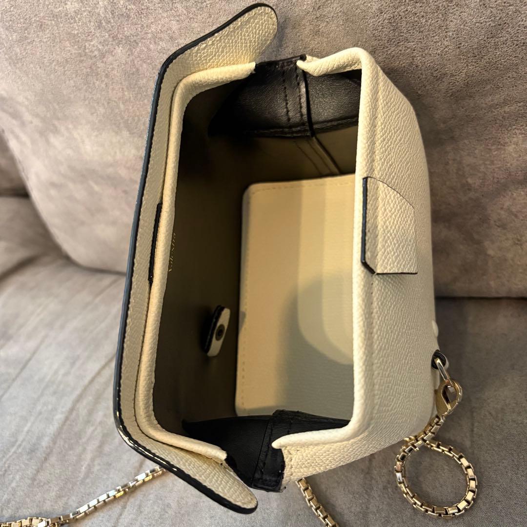 極美品/ヴァレクストラ/トリックトラッククロスボディーナノ　ホワイト　ミニバッグ