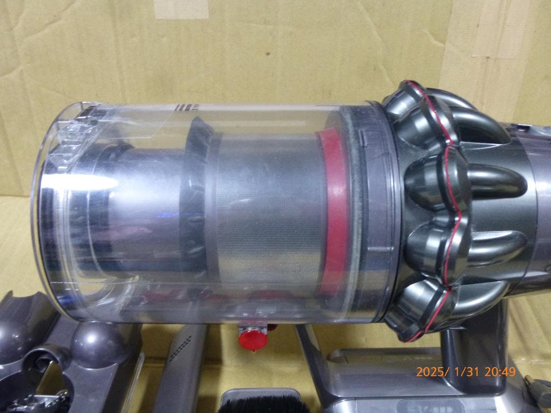 タイムセール開催中　ダイソン SV12　 ミニブラシ装着でエコ40分　②