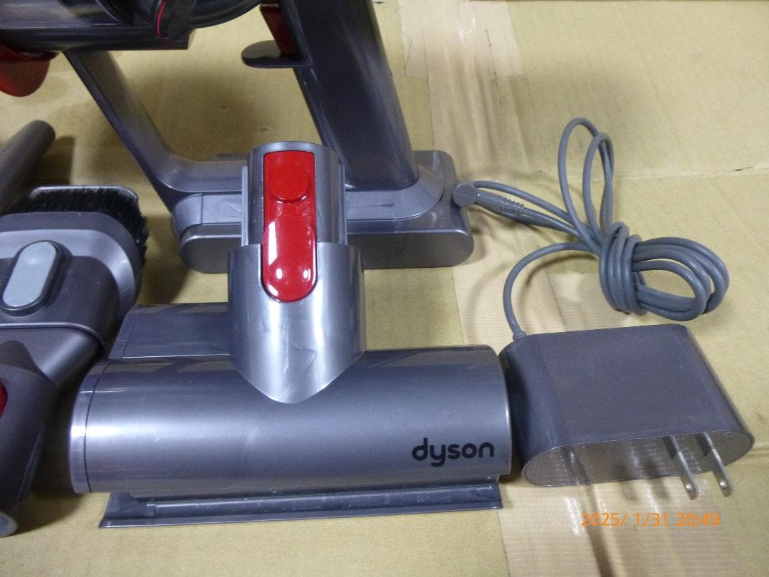 タイムセール開催中　ダイソン SV12　 ミニブラシ装着でエコ40分　②