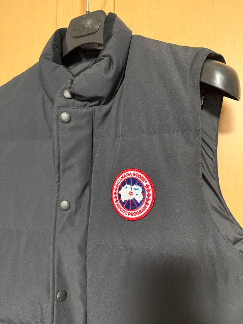 フージンさま専用　カナダグース   ダウンベスト ネイビー