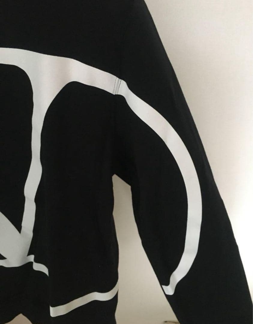 VALENTINO ブラック Vロゴ トレーナー M