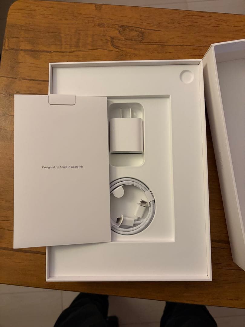 Apple iPad (第10世代) 64GB シルバー Wi-Fi