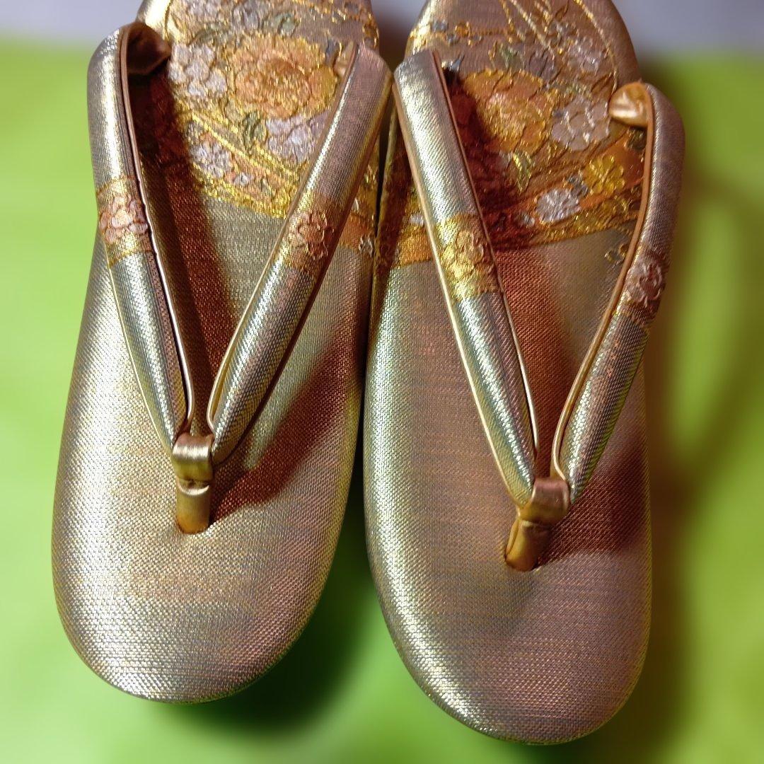 伊と忠　金色花柄刺繍和装用バッグと草履セット