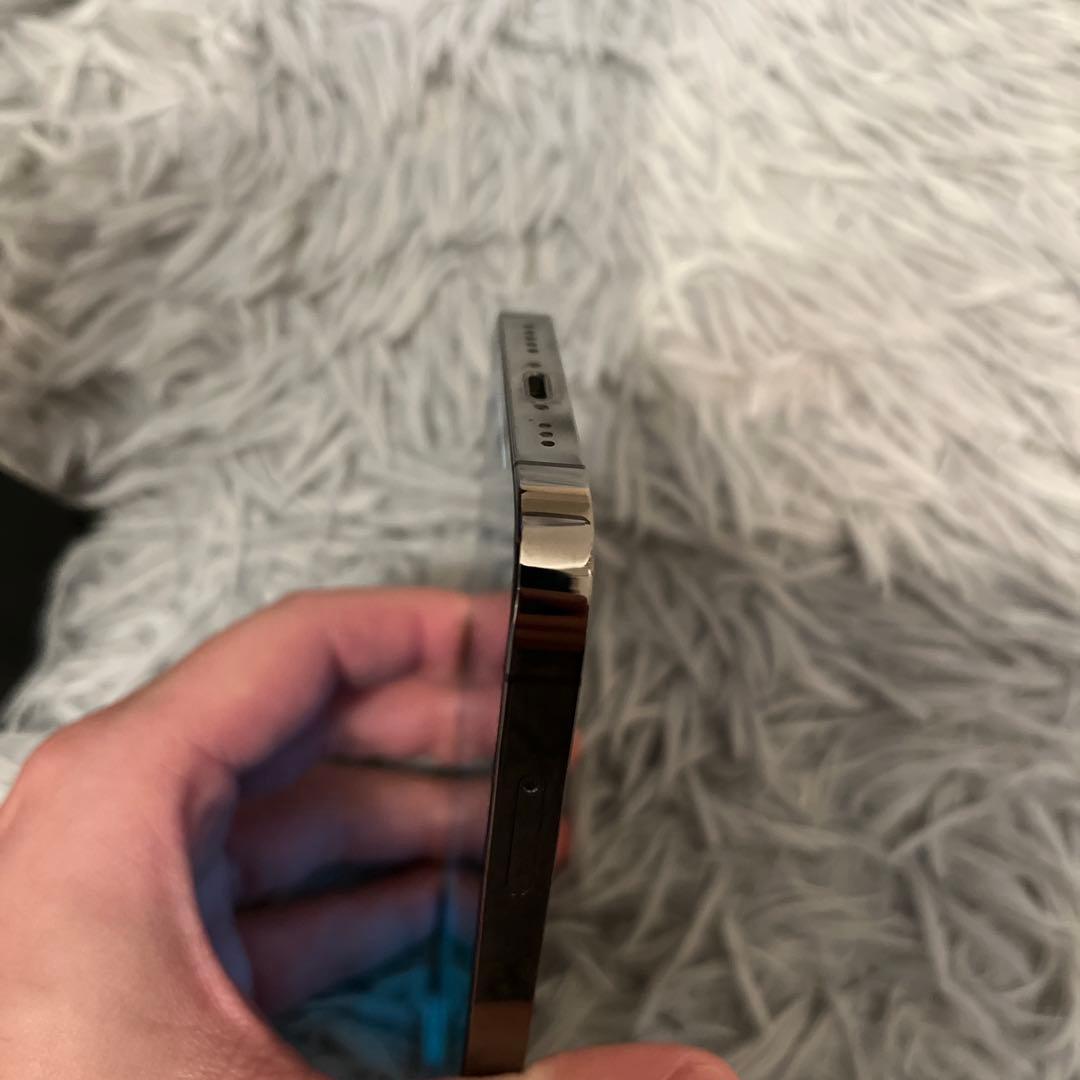 Apple iPhone 12Pro スペースグレー バッテリー状態72%