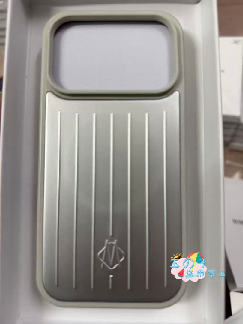 RIMOWA iPhone17ProMax白ケースワイヤレス充電対応