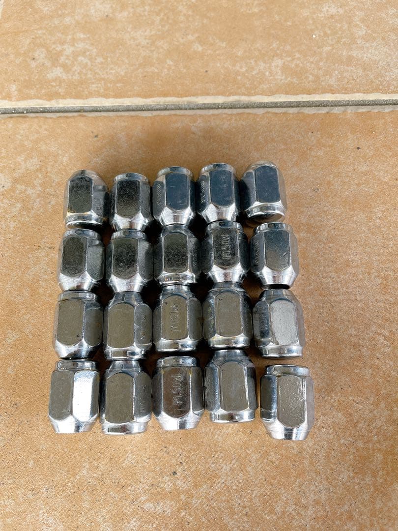 スタッドレスタイヤ プリウス 225 / 40R18 880 PHV GR用