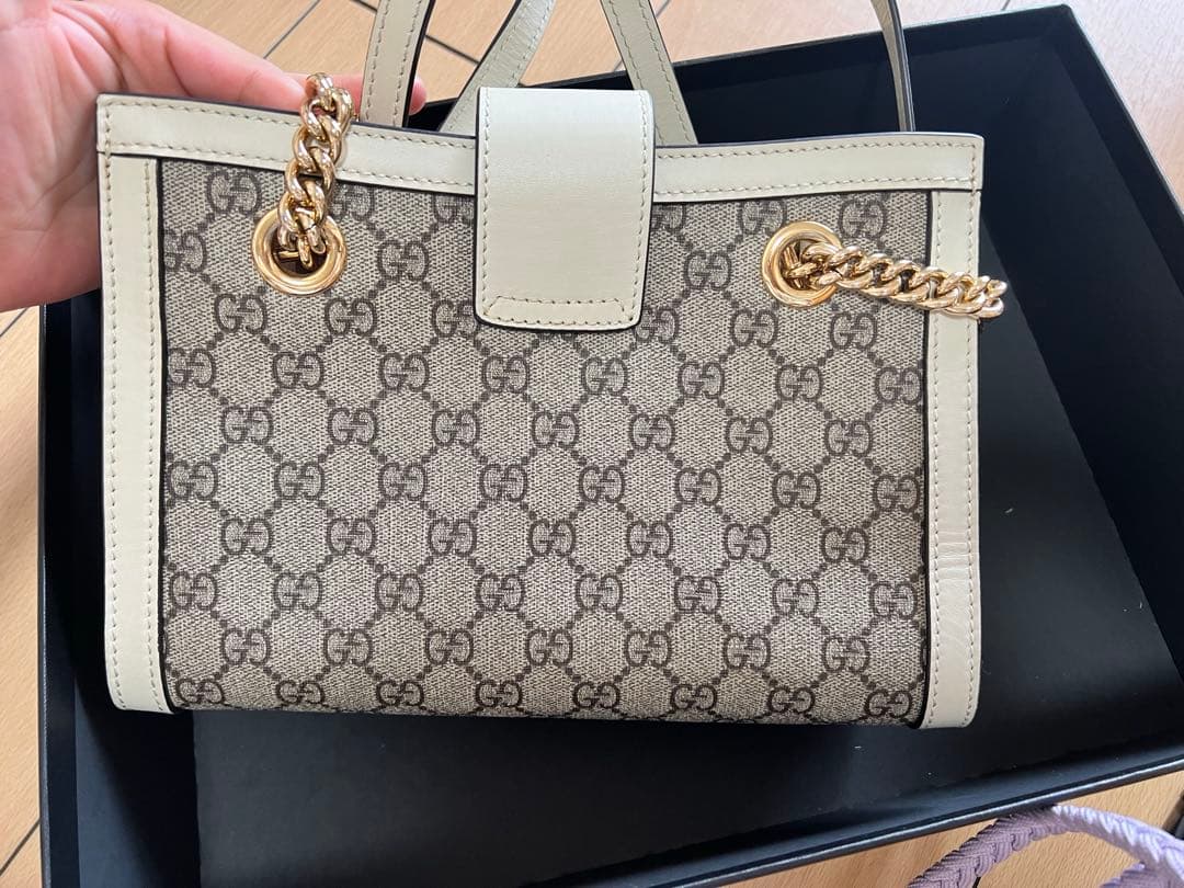 レディース　ショルダーバッグ ベージュ