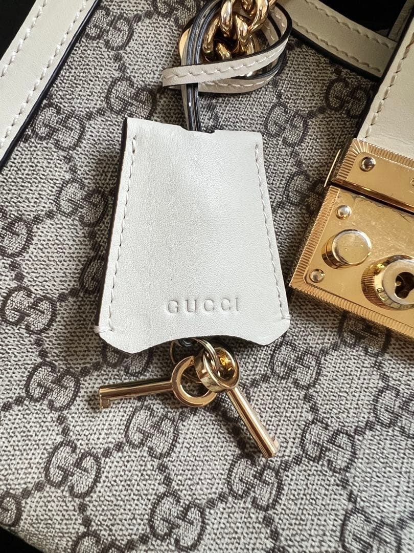 レディース　ショルダーバッグ ベージュ