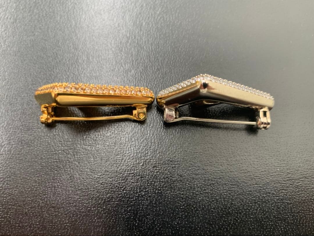 フェンディ エフイズフェンディ　ブローチ