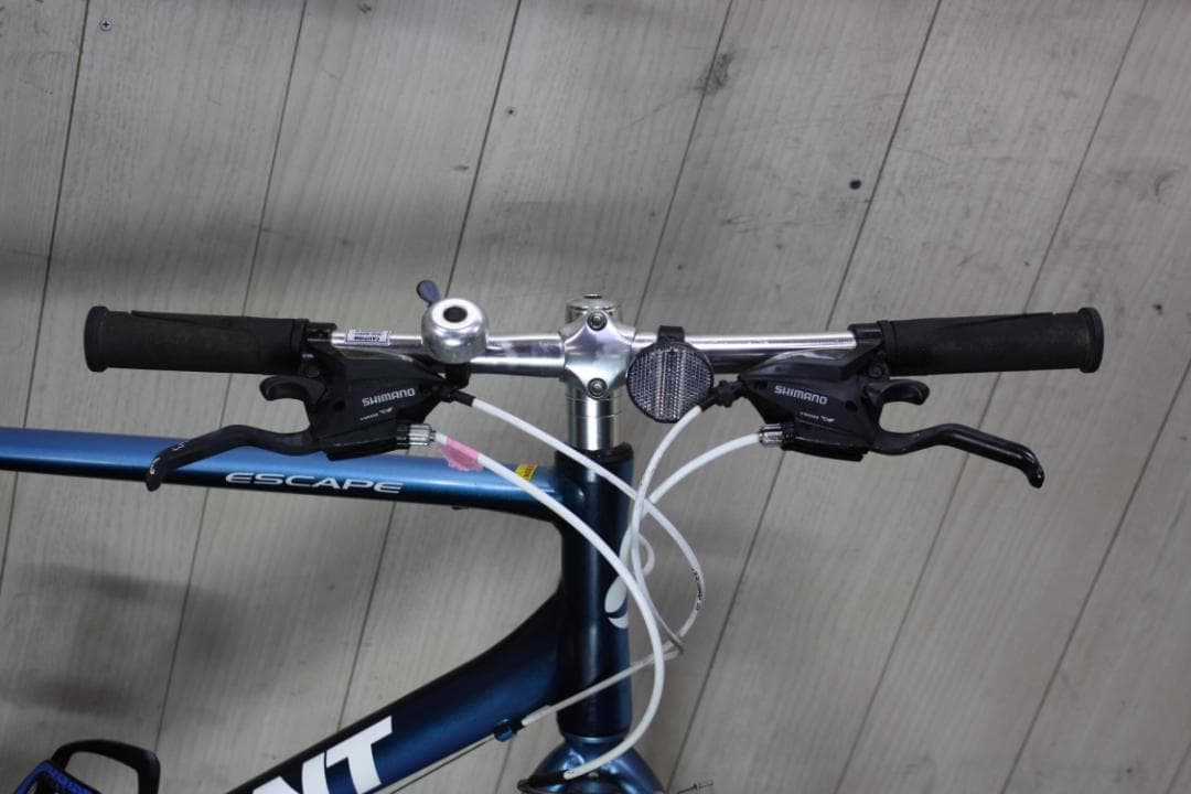 GIANT ESCAPE R3 700C 24速 500mm 青色 クロスバイク