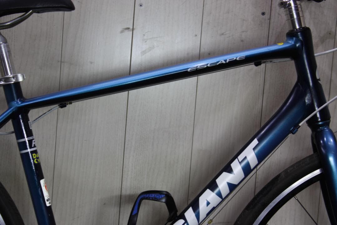 GIANT ESCAPE R3 700C 24速 500mm 青色 クロスバイク