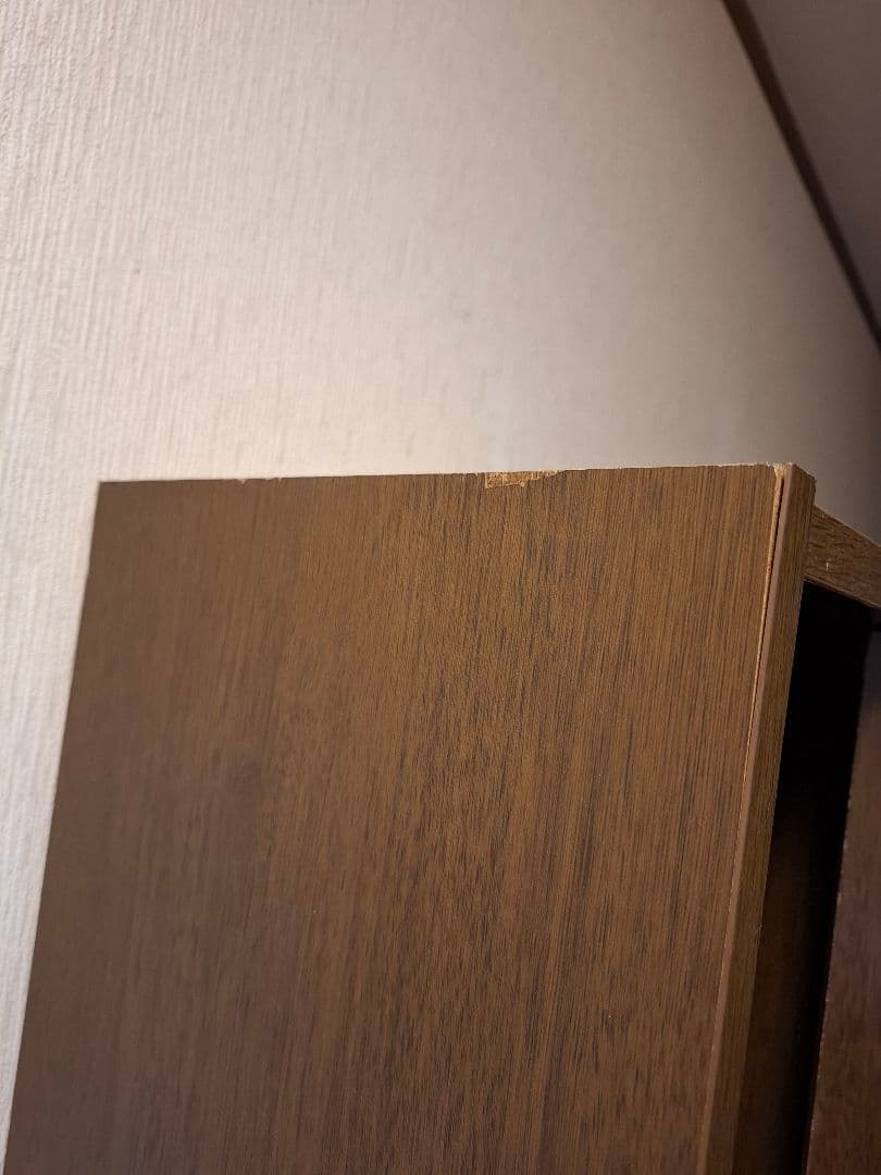 スリム木製ラック ブラウン 4棚 ２扉　仕切り板6枚　隙間収納