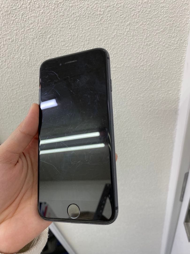iPhone 8 64GB SIMフリー　75895