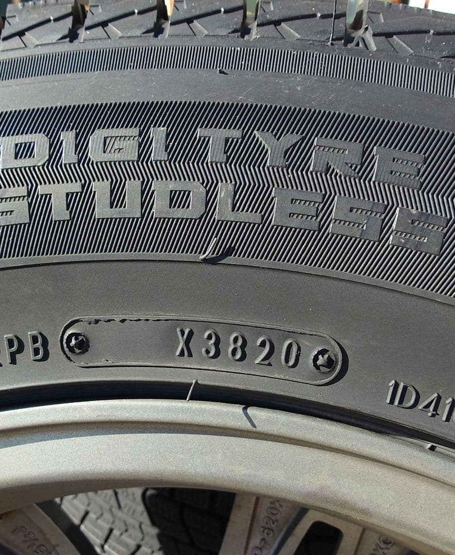 ジムニー　スタッドレスタイヤ ・ホイールセット