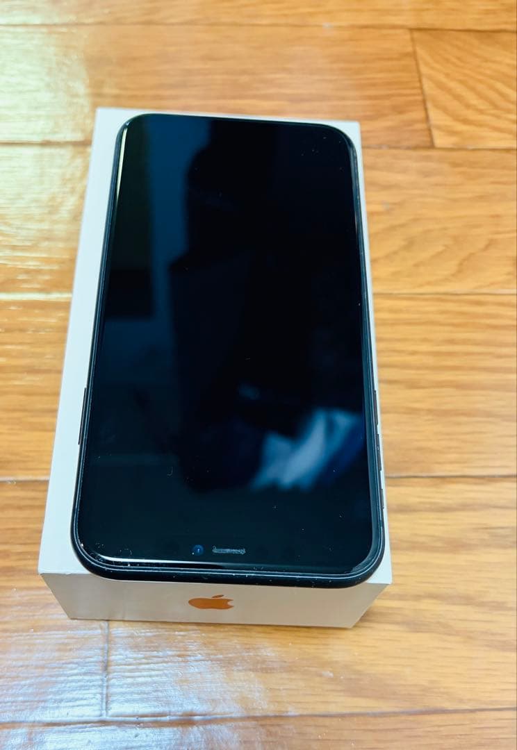 【美品】Apple iPhone 11 スペースグレー本体